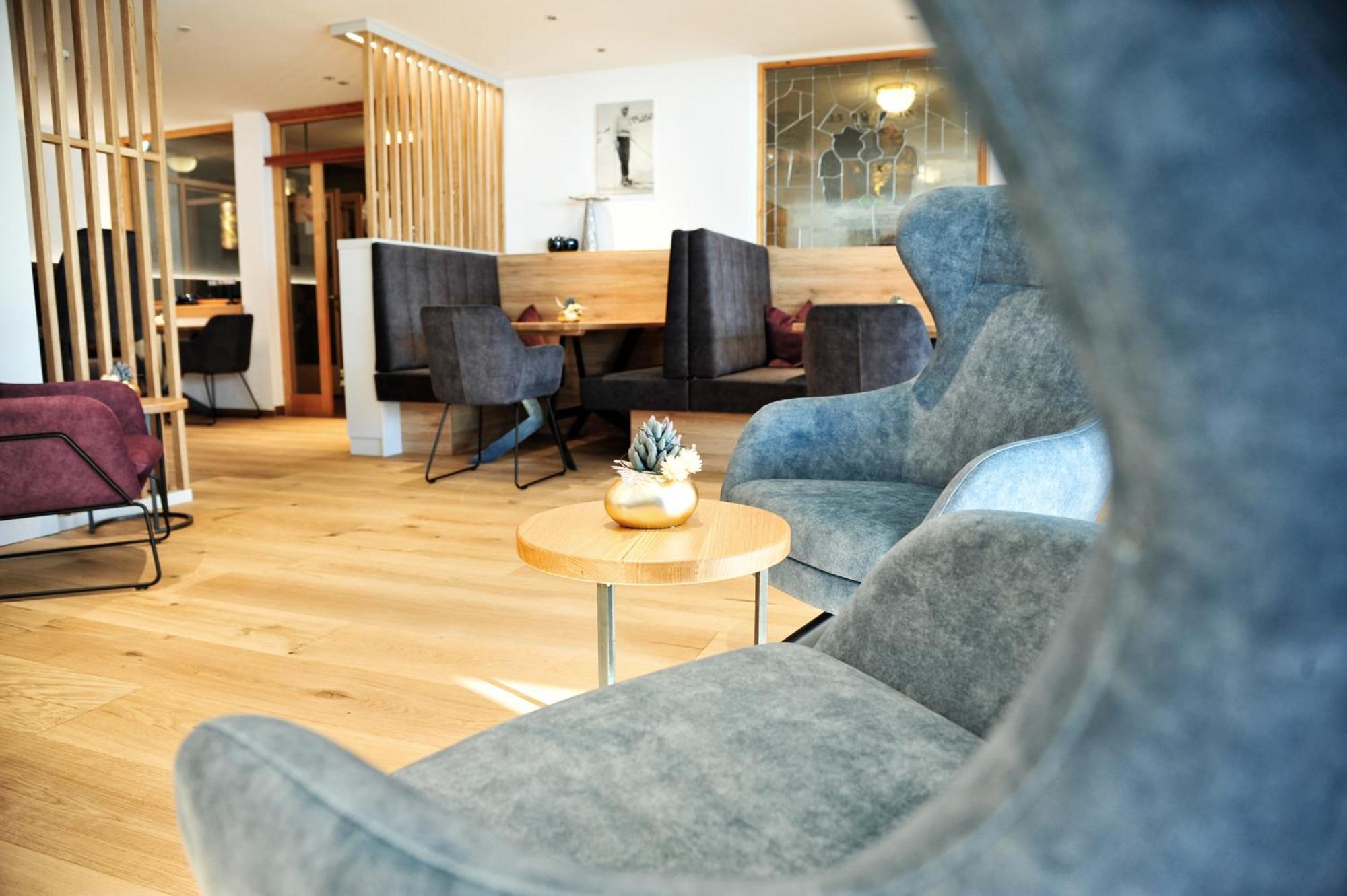 Hotel Röck Garni Fiss Exteriör bild