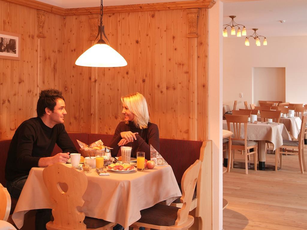 Hotel Röck Garni Fiss Exteriör bild