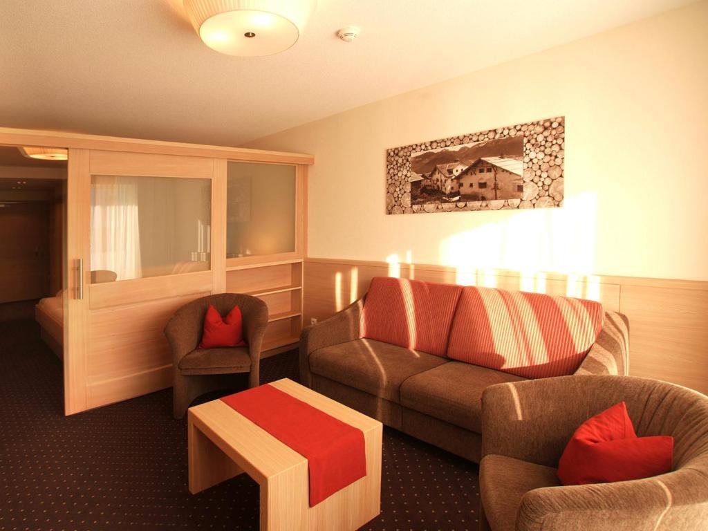 Hotel Röck Garni Fiss Rum bild