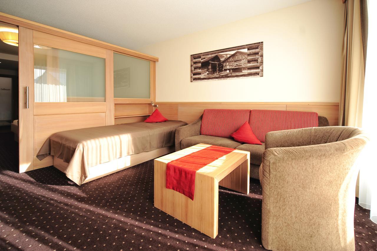 Hotel Röck Garni Fiss Exteriör bild
