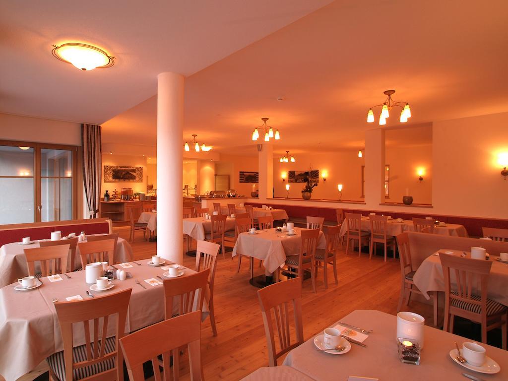 Hotel Röck Garni Fiss Exteriör bild